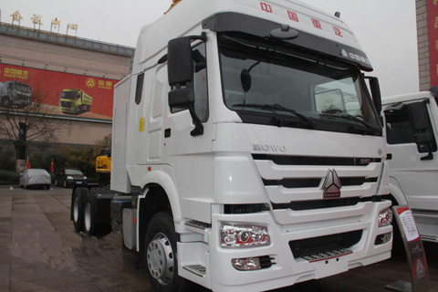 Sinotruk LNG truck 